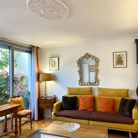 Avec Terrasse شقة باريس