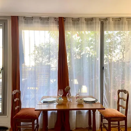 Apartment Avec Terrasse *